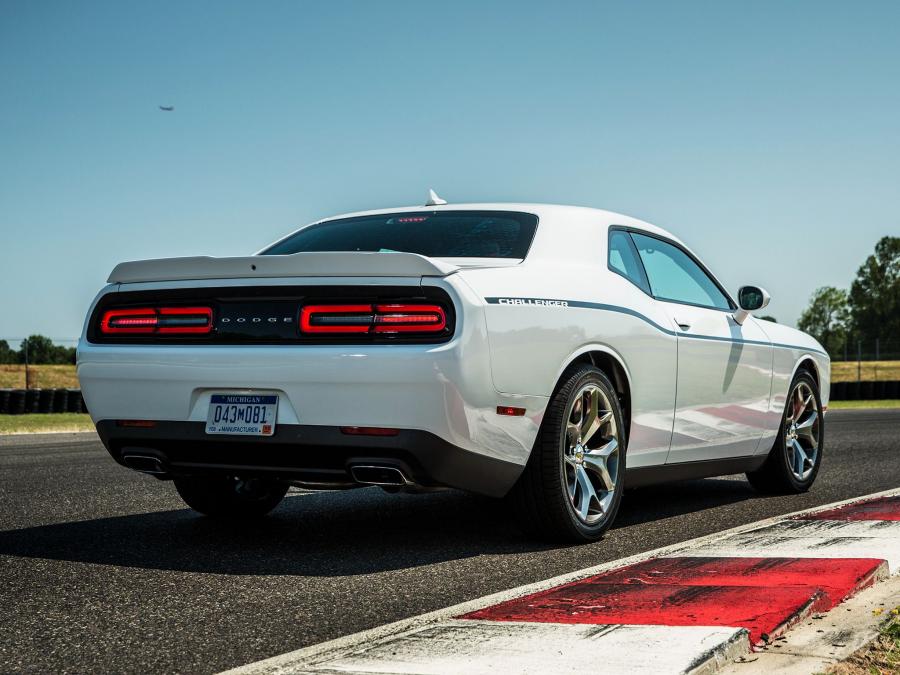  Dodge Challenger SXT 2015 года  (фото 49 из 59)